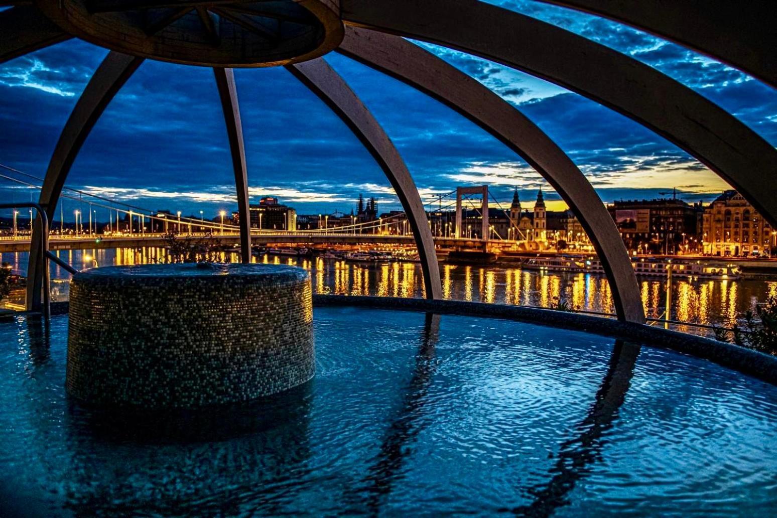 Liberty Bridge Zenta Apartment Budapest Bagian luar foto